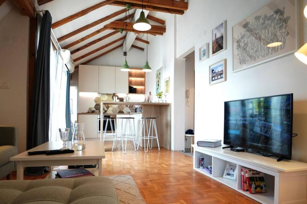 Modern Loft With Balcony In The Heart Of Sofia